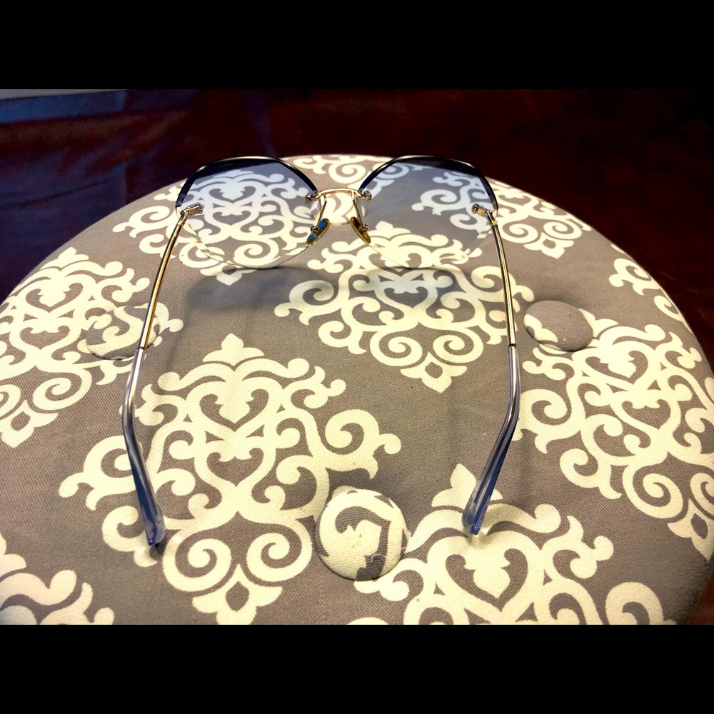 Also shades light blue